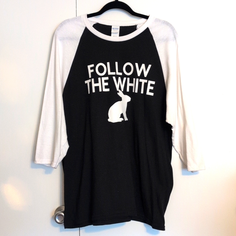 FOLLOW WHITE RABBIT TSHIRT SZ L